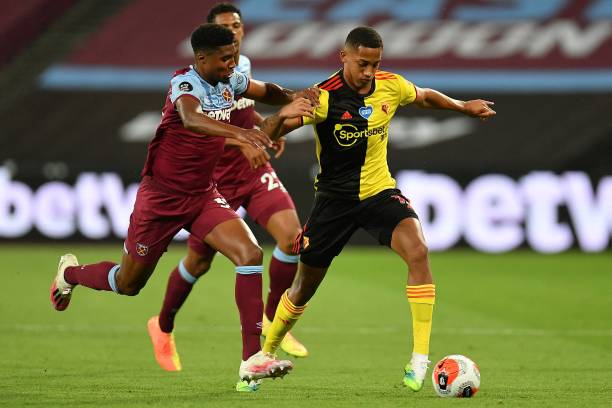 同时在助攻 同时在助攻